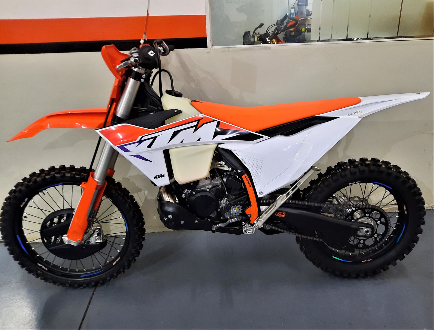 2024/2025 SWINGARM GUARDS