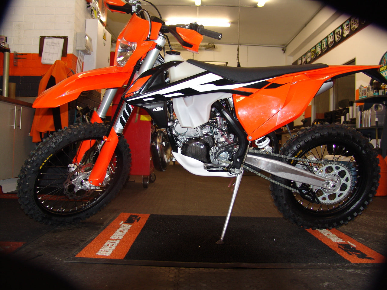 KTM 250/300 Carbon Kevlar Bolt-on Starter Ignition Guard