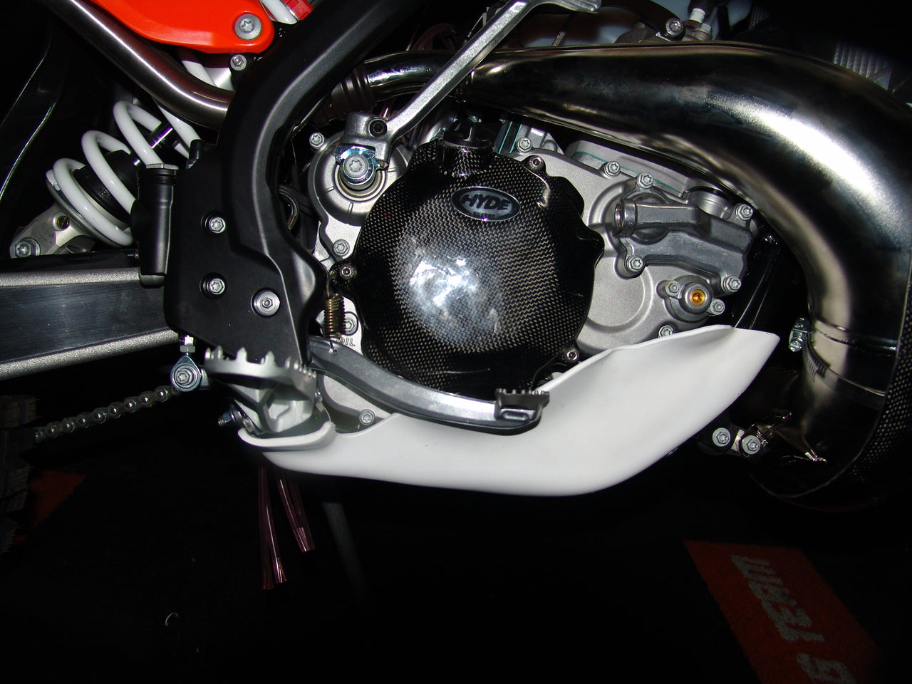 KTM 250/300 Carbon Kevlar Bolt-on Clutch Casing Guard