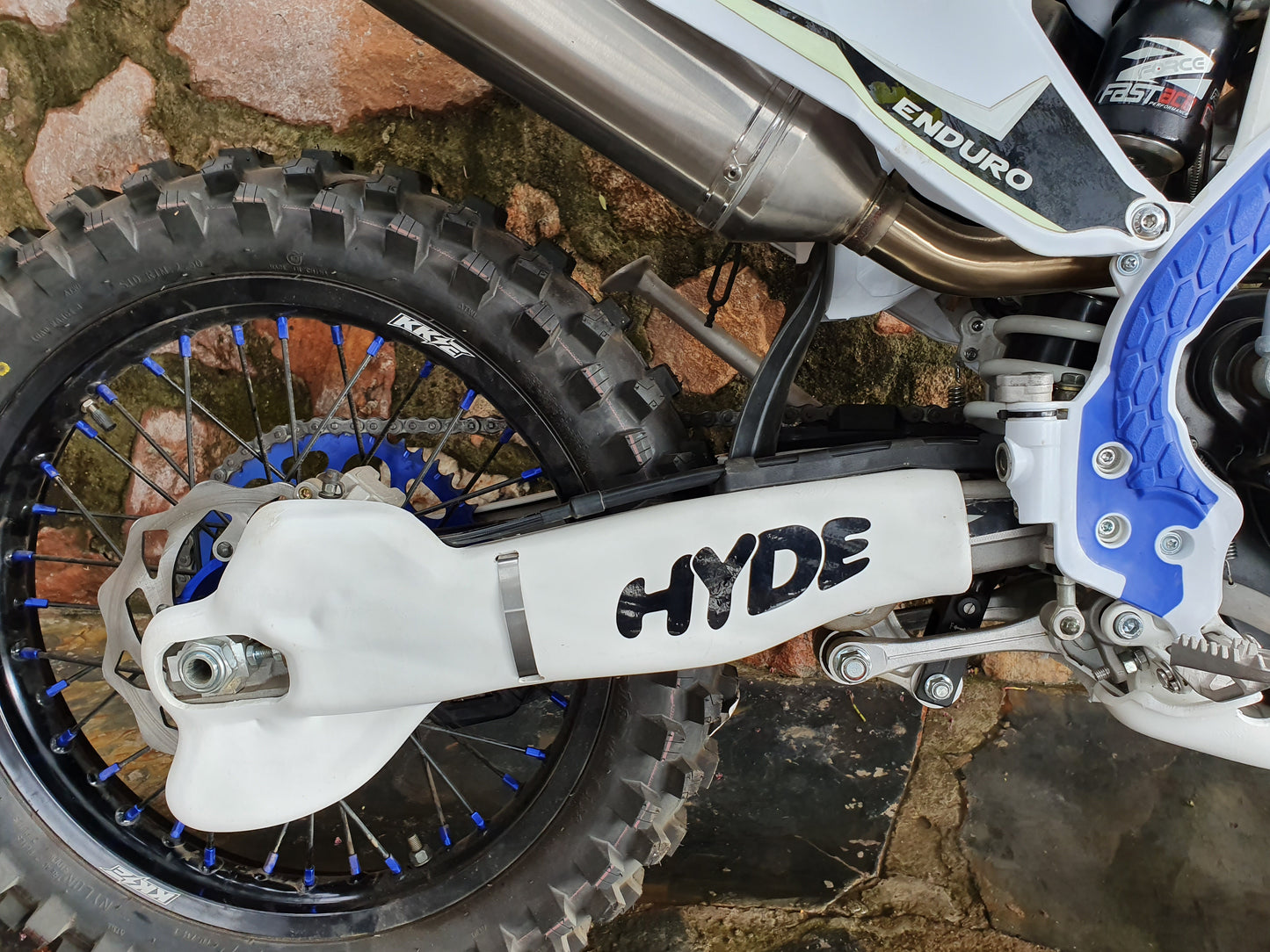 MOTOPRO SWINGARM PROTECTORS WITH DISC GUARD