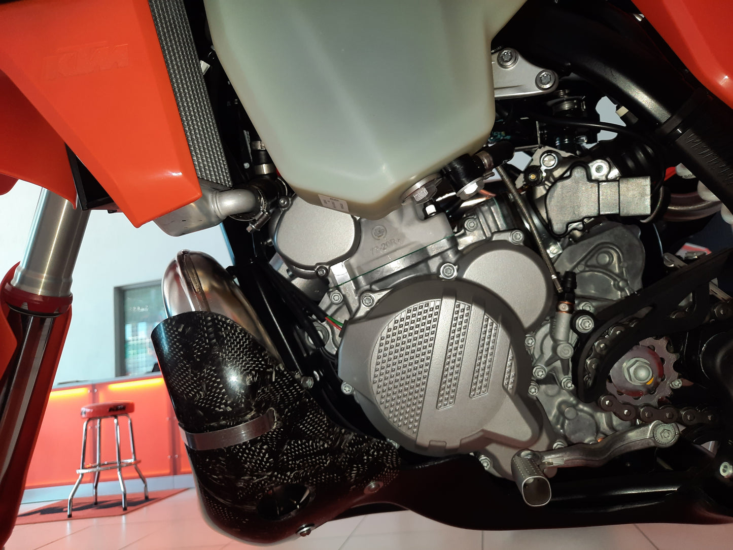 HUSQVARNA 250 / 300 2STROKE POLY SUMP CARBON EXHAUST GUARD COMBO
