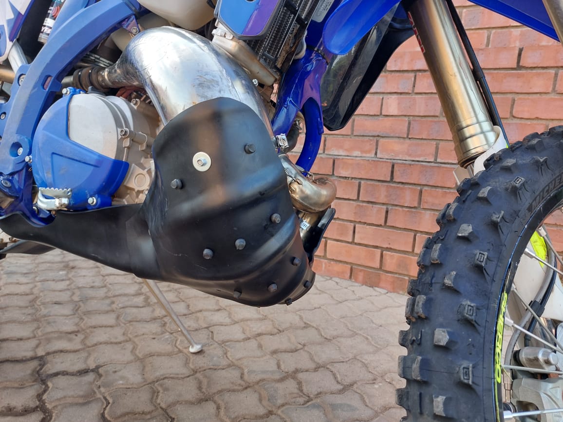 SHERCO 250/300 EXHAUST SUMP GUARD WITH LINKAGE FLAP