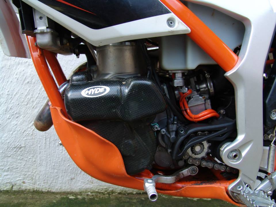 KTM FREERIDE 250 STARTER IGNITION GUARD CARBON KEVLAR