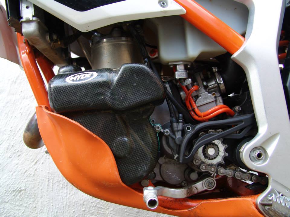 KTM FREERIDE 250 STARTER IGNITION GUARD CARBON KEVLAR