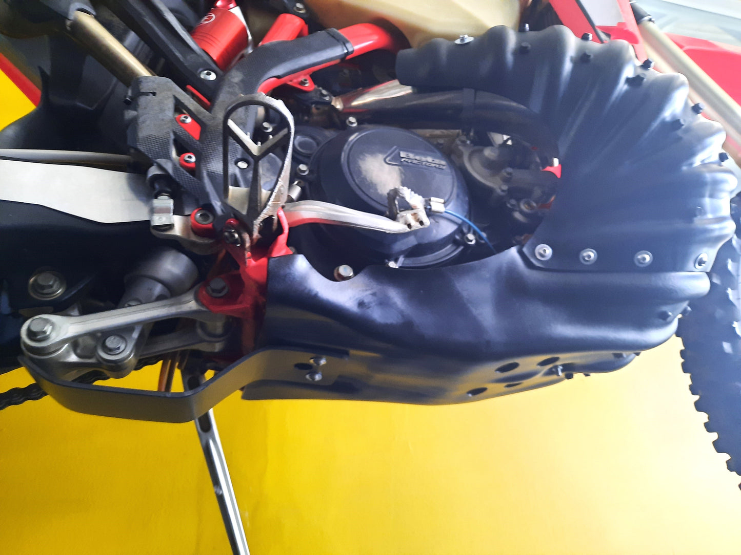 BETA 200 RR EXHAUST SUMP GUARD COMBO