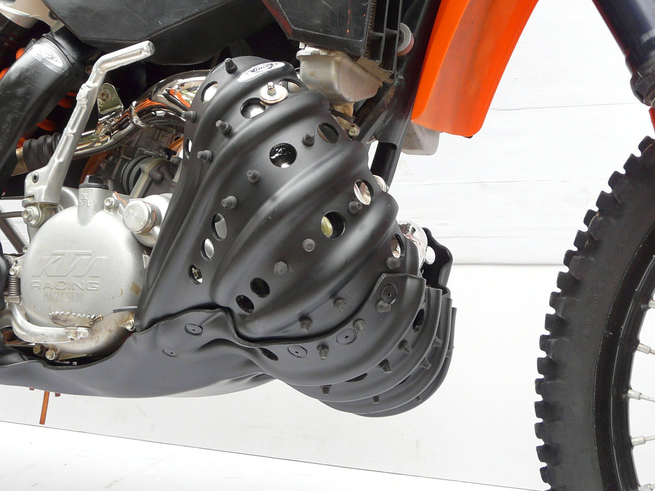 KTM 200 EXHAUST SUMP GUARD