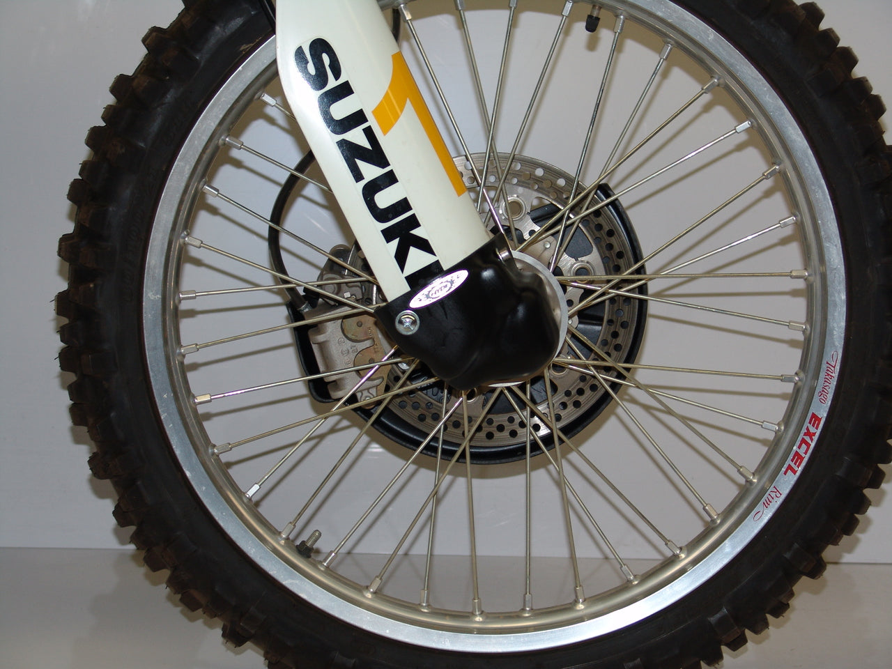 SUZUKI FRONT DISC & FORK GUARD